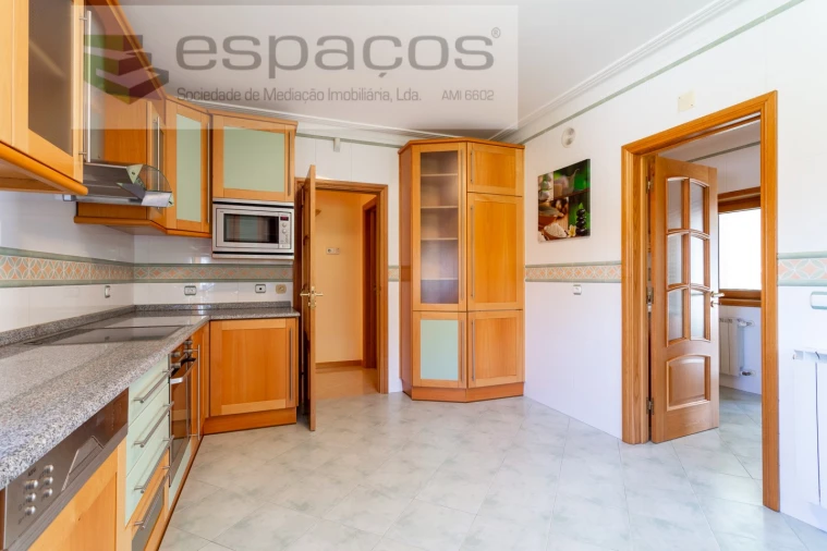 Moradia T4 para Venda em Póvoa de Santa Iria e Forte da Casa Foto 31