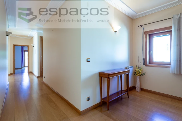 Moradia T4 para Venda em Póvoa de Santa Iria e Forte da Casa Foto 36