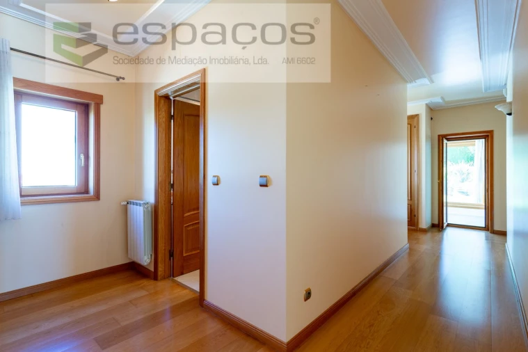 Moradia T4 para Venda em Póvoa de Santa Iria e Forte da Casa Foto 38