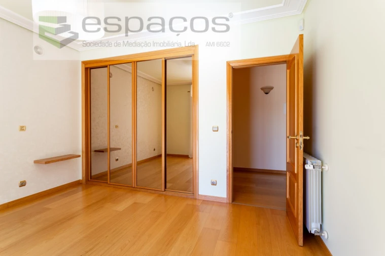 Moradia T4 para Venda em Póvoa de Santa Iria e Forte da Casa Foto 53