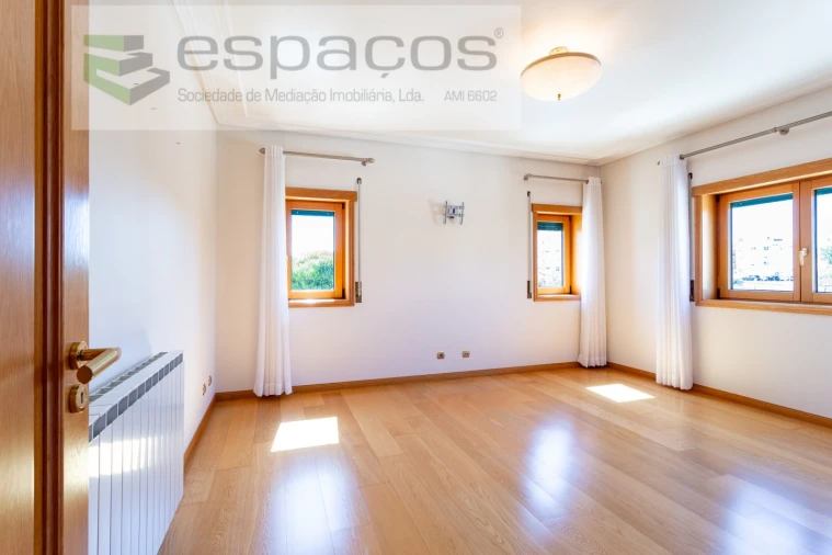 Moradia T4 para Venda em Póvoa de Santa Iria e Forte da Casa Foto 55