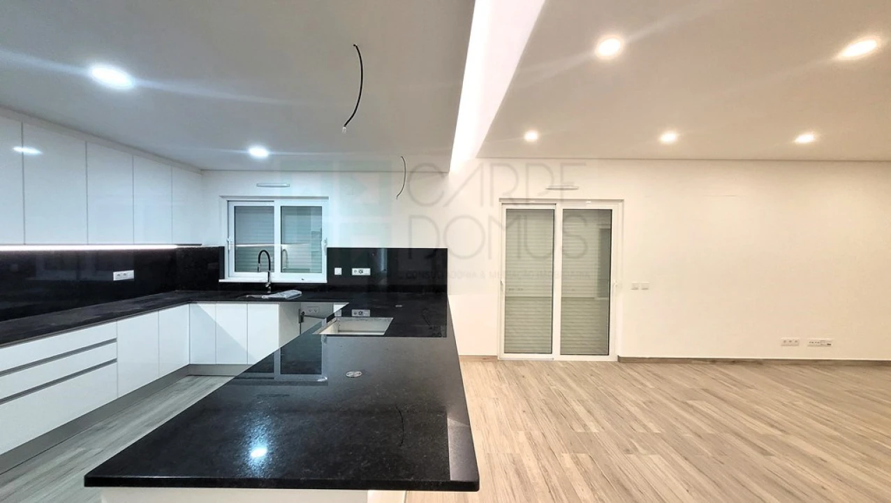 Moradia T4 para Venda em Altura Foto 16