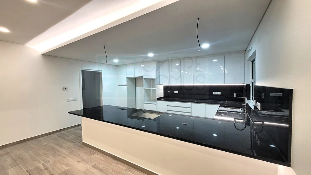 Moradia T4 para Venda em Altura Foto 15