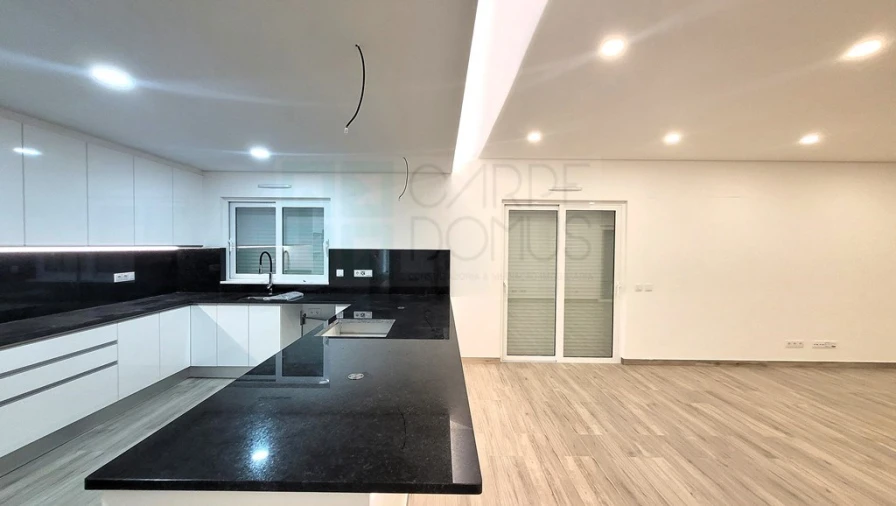 Moradia T4 para Venda em Altura Foto 16