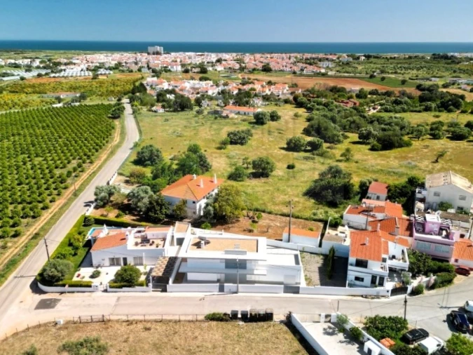 Moradia T4 para Venda em Altura Foto 48