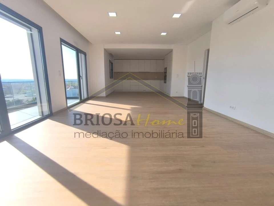 Apartamento T3 para Venda em Condeixa-A-Velha e Condeixa-A-Nova Foto 1