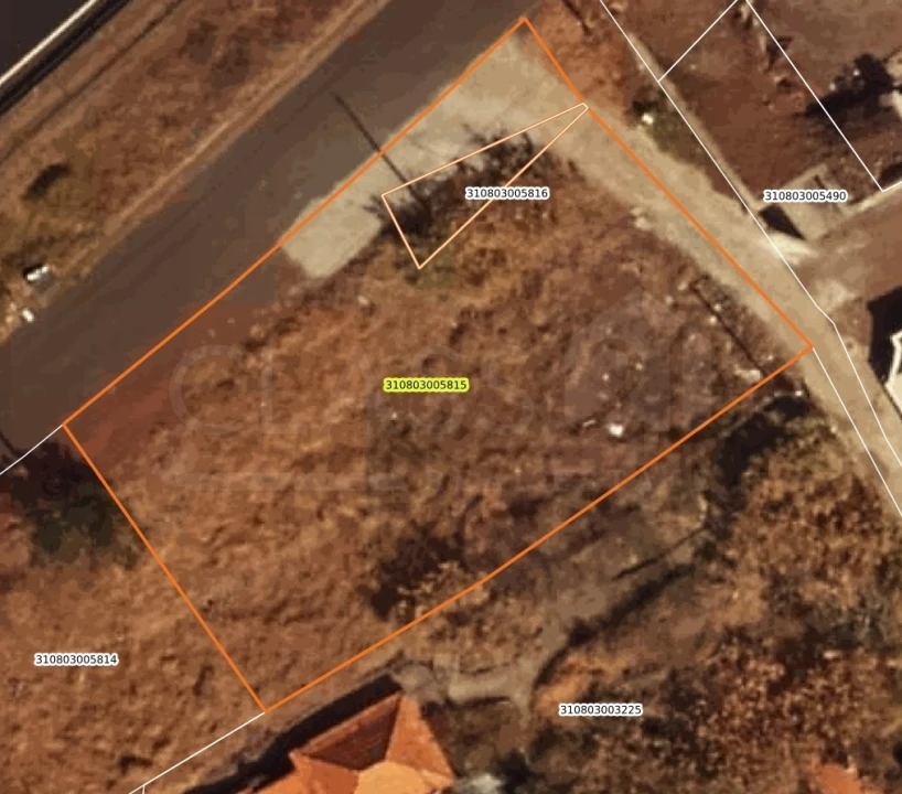 Terreno para Venda em Caniço Foto 10