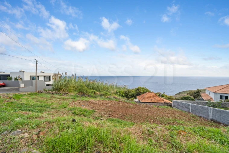 Terreno para Venda em Caniço Foto 3