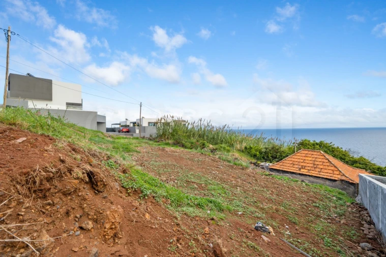 Terreno para Venda em Caniço Foto 18