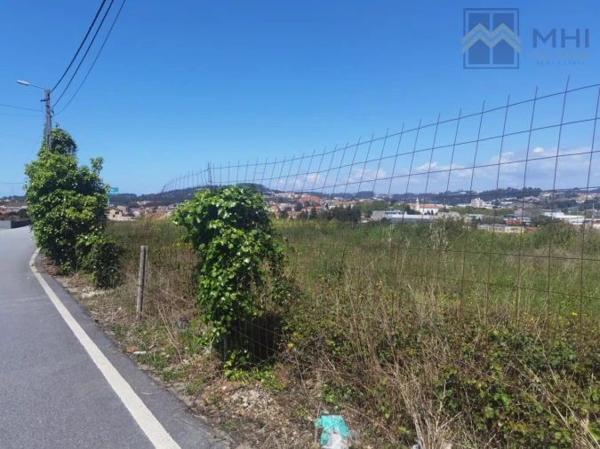 Terreno para Venda em Santa Maria de Lamas