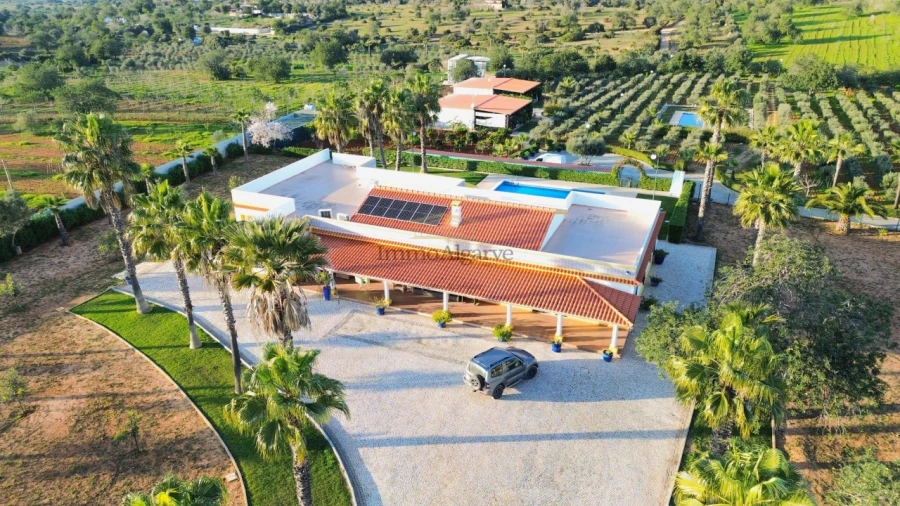 Moradia T5 para Venda em Guia Foto 5