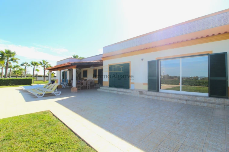 Moradia T5 para Venda em Guia Foto 12