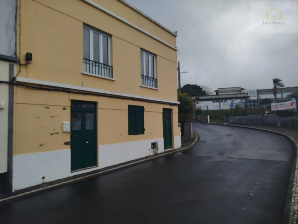 Moradia T8 para Venda em Lagoa (Nossa Senhora do Rosario) Foto 3