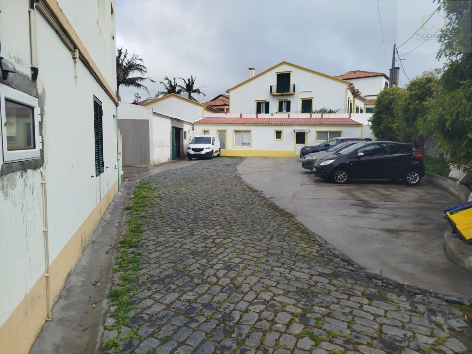 Moradia T8 para Venda em Lagoa (Nossa Senhora do Rosario) Foto 5