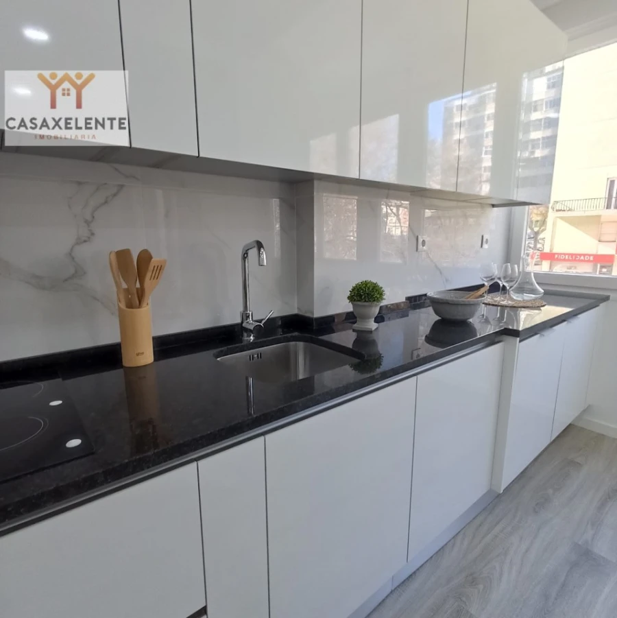 Apartamento T3 para Venda em Benfica Foto 5