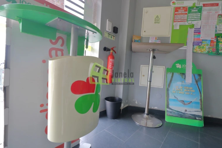 Loja para Venda em Seixal, Arrentela e Aldeia de Paio Pires Foto 3