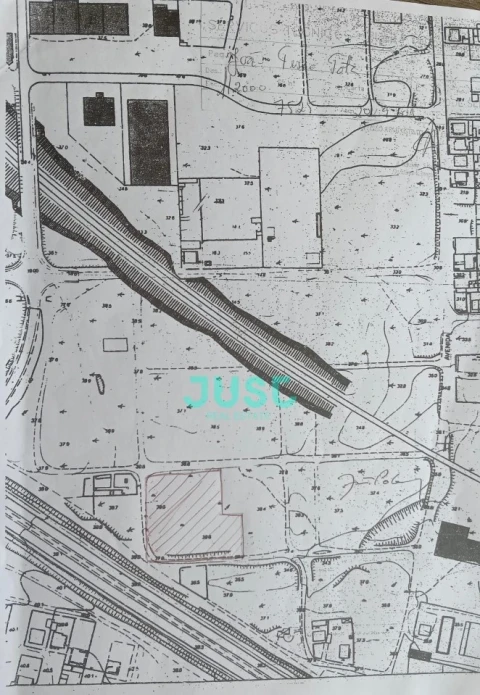 Terreno Comércio / Armazém para Venda em Seixal, Arrentela e Aldeia de Paio Pires