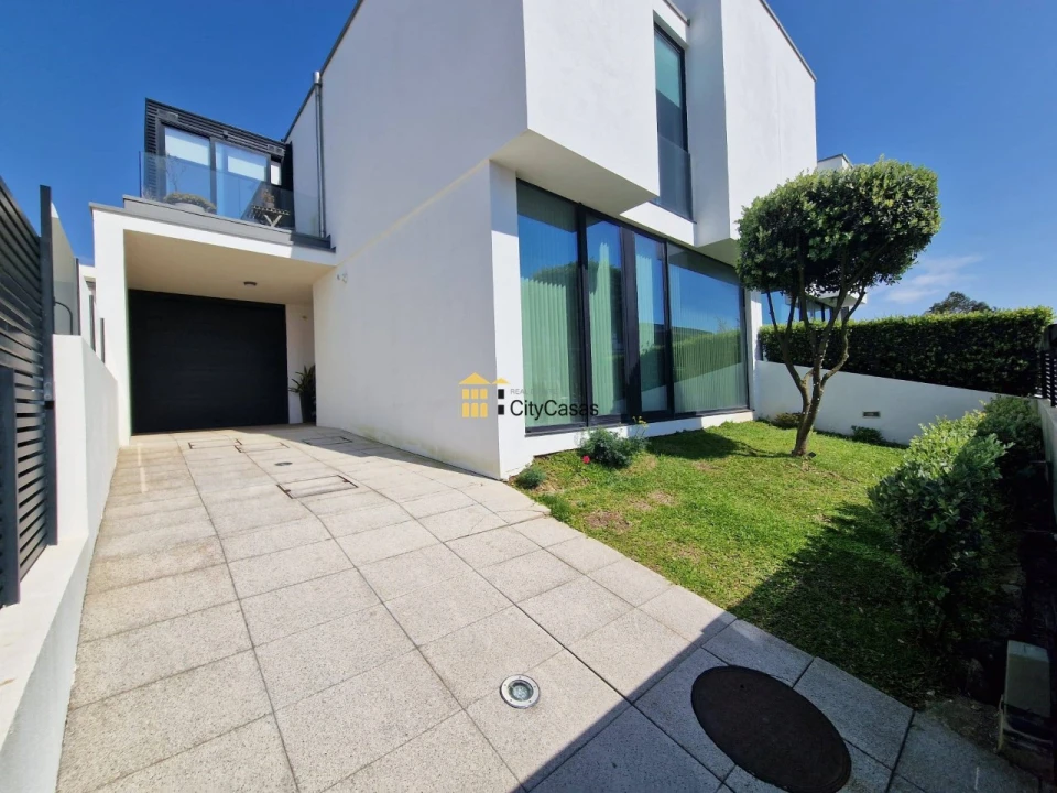 Moradia T3 para Venda em Canidelo Foto 1