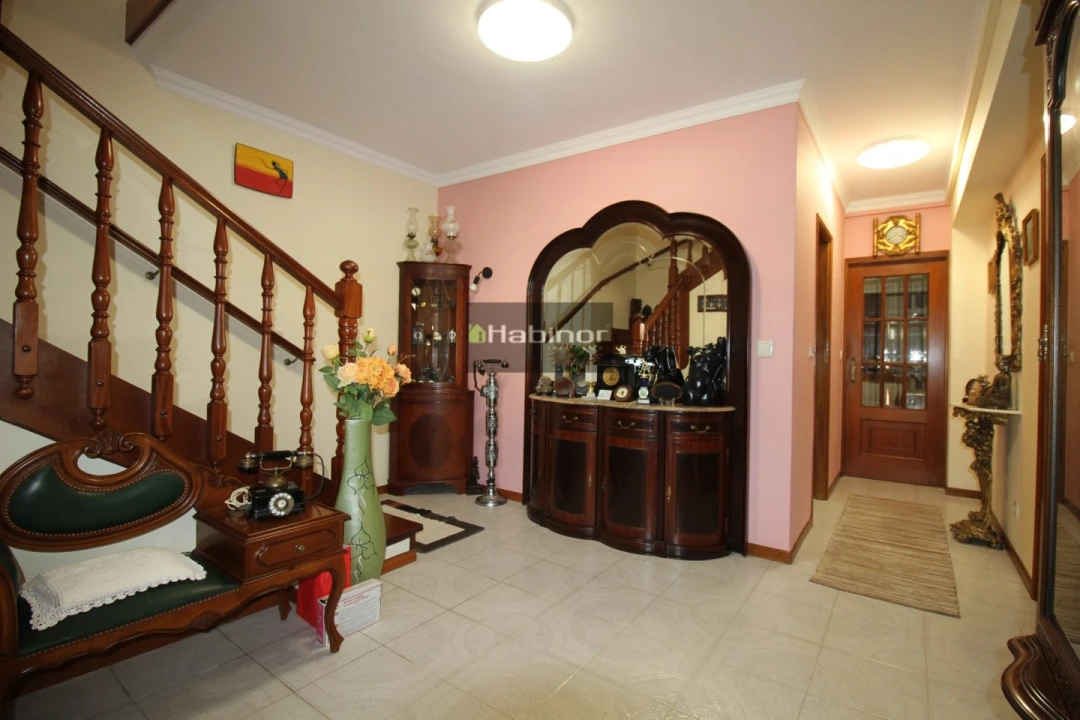 Moradia T4 para Venda em Vila Nova de Anha Foto 6