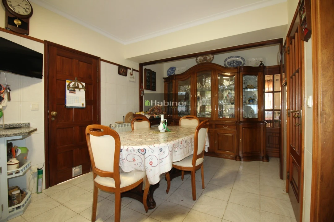 Moradia T4 para Venda em Vila Nova de Anha Foto 9
