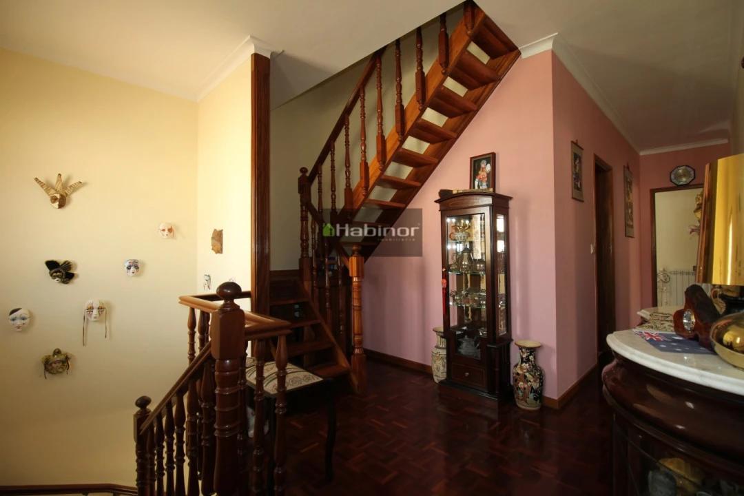 Moradia T4 para Venda em Vila Nova de Anha Foto 12