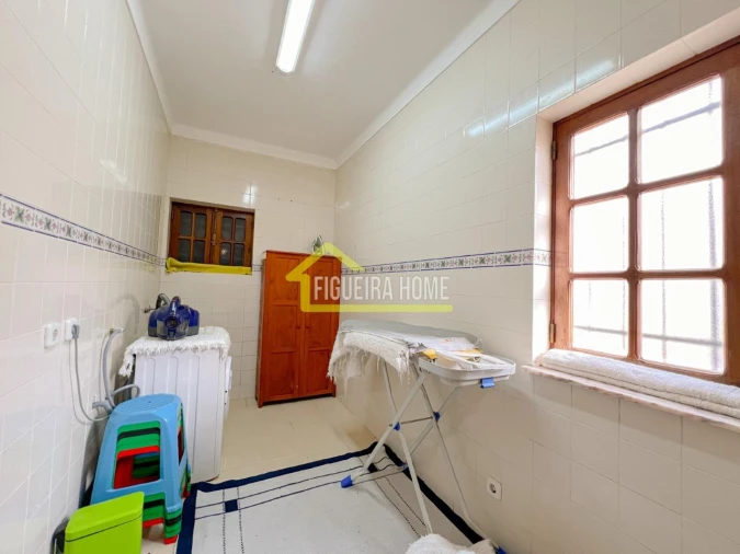 Moradia T7 para Venda em Tavarede Foto 44