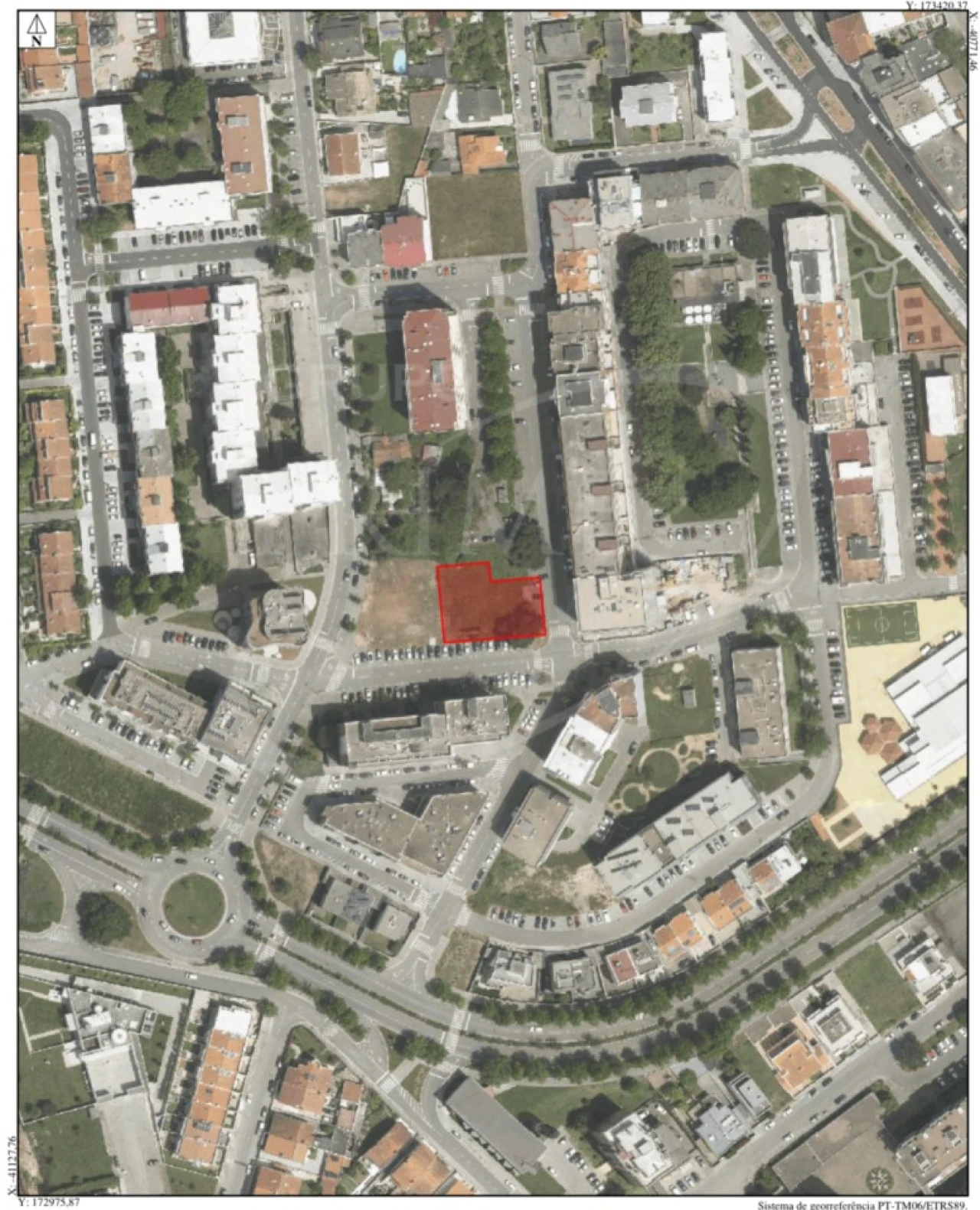 Terreno para Venda em Cidade da Maia Foto 3