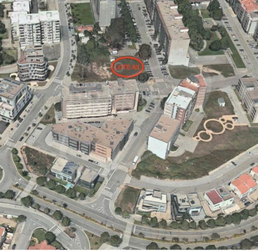 Terreno para Venda em Cidade da Maia Foto 4