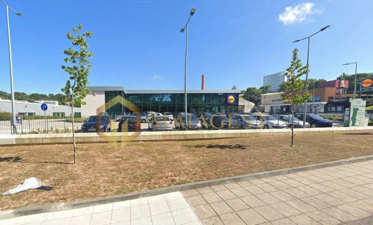 Apartamento T1 para Arrendamento em Lordelo do Ouro e Massarelos Foto 11