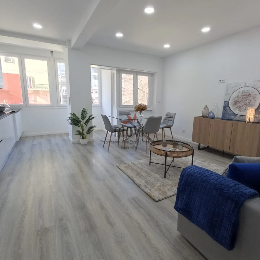 Apartamento T3 para Venda em Benfica Foto 1