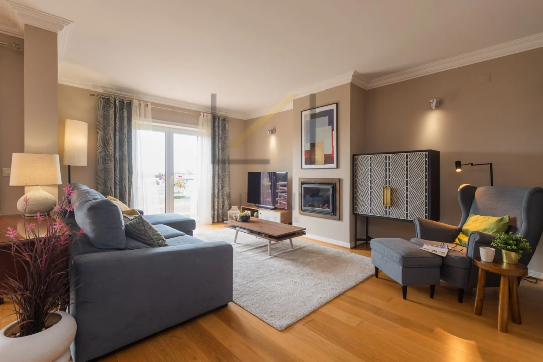 Moradia T4 para Venda em Oeiras e São Julião da Barra, Paço de Arcos e Caxias Foto 1