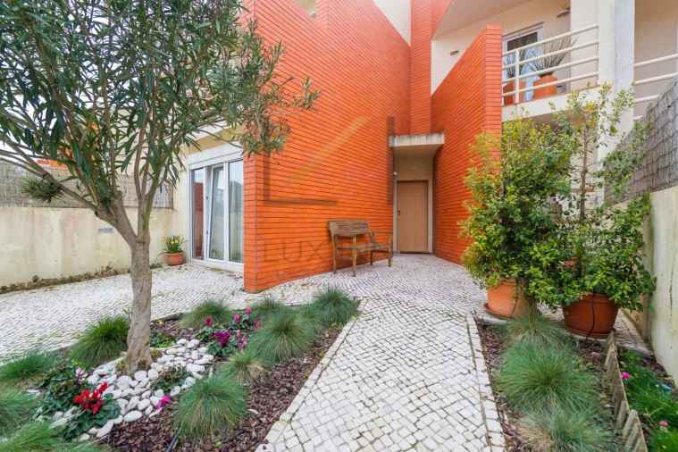 Moradia T4 para Venda em Oeiras e São Julião da Barra, Paço de Arcos e Caxias Foto 2