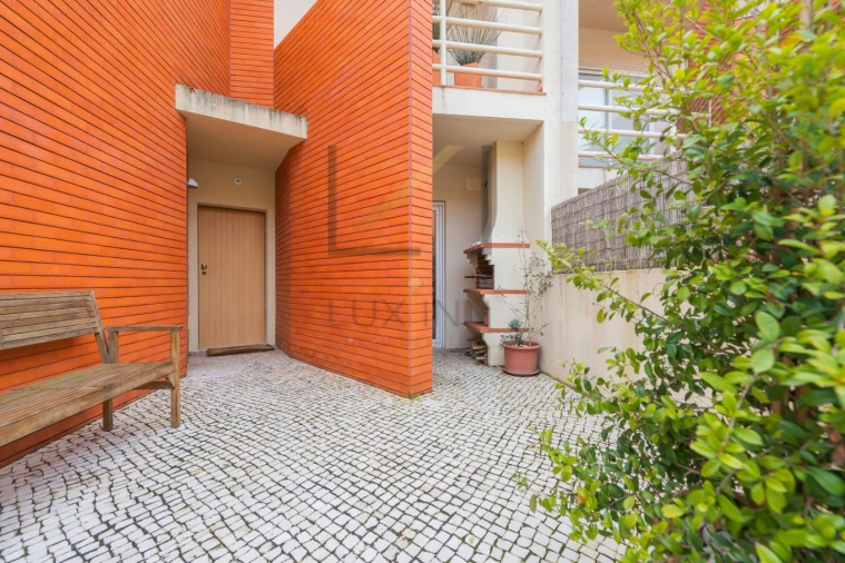 Moradia T4 para Venda em Oeiras e São Julião da Barra, Paço de Arcos e Caxias Foto 3