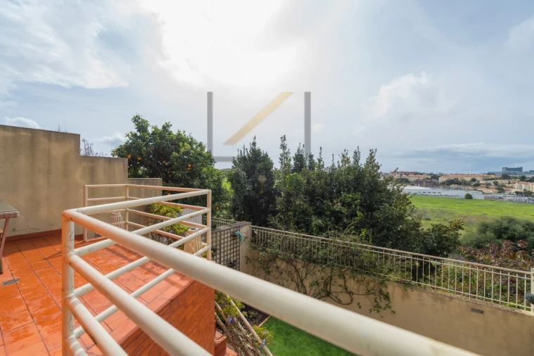 Moradia T4 para Venda em Oeiras e São Julião da Barra, Paço de Arcos e Caxias Foto 9