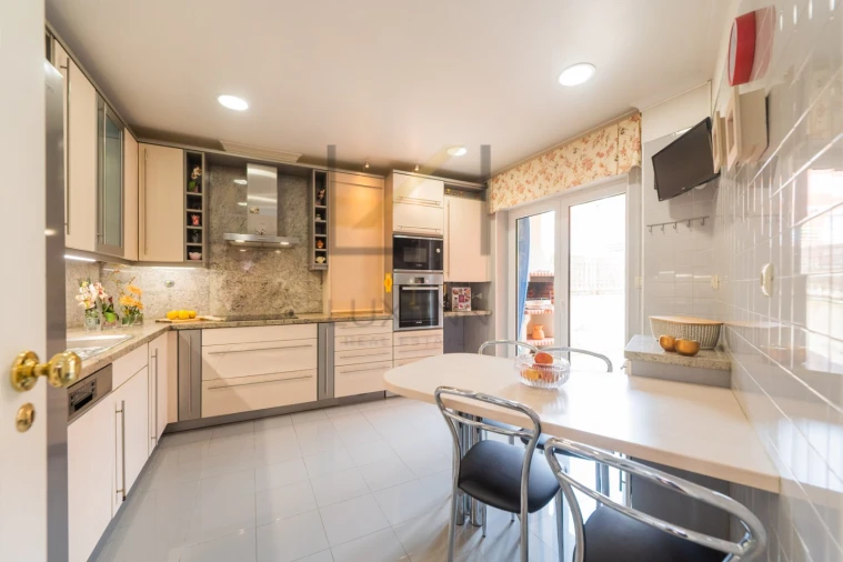 Moradia T4 para Venda em Oeiras e São Julião da Barra, Paço de Arcos e Caxias Foto 22