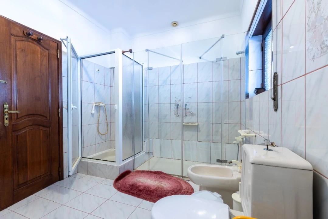 Moradia T4 para Venda em Além da Ribeira e Pedreira Foto 23