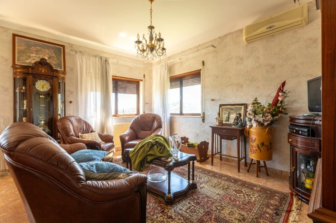 Moradia T4 para Venda em Além da Ribeira e Pedreira Foto 13