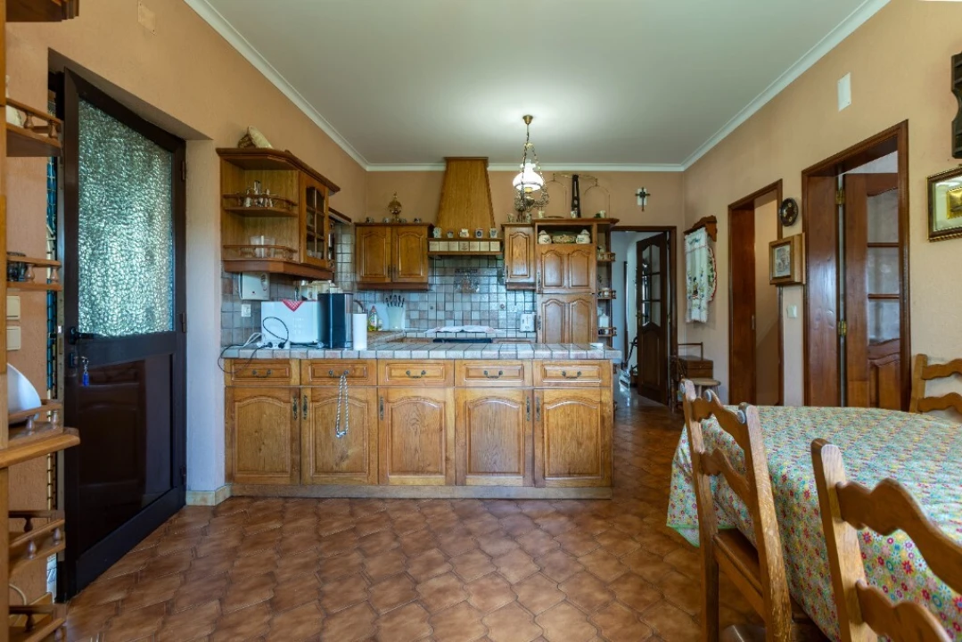 Moradia T4 para Venda em Além da Ribeira e Pedreira Foto 11