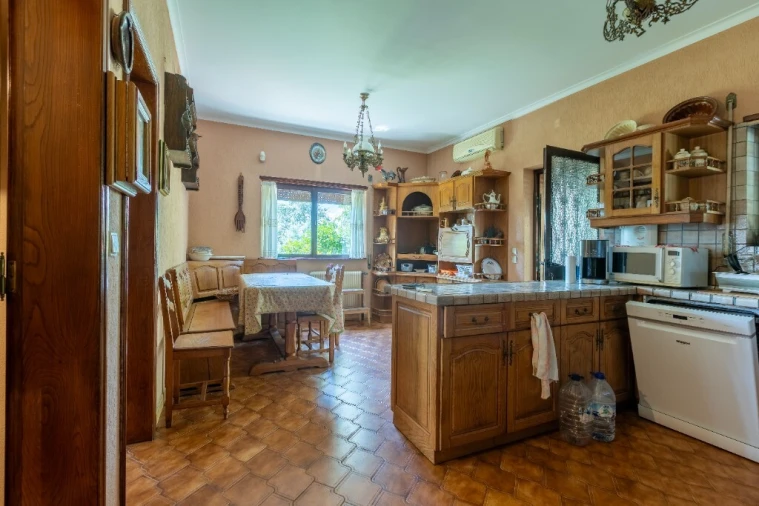 Moradia T4 para Venda em Além da Ribeira e Pedreira Foto 10