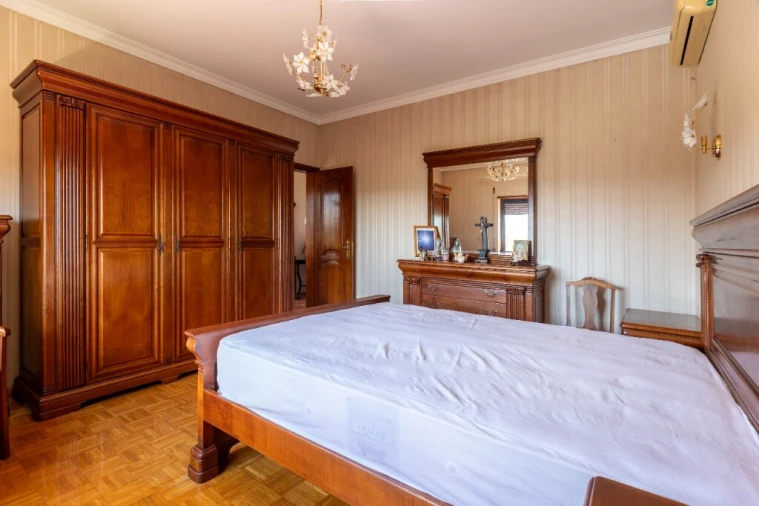 Moradia T4 para Venda em Além da Ribeira e Pedreira Foto 18