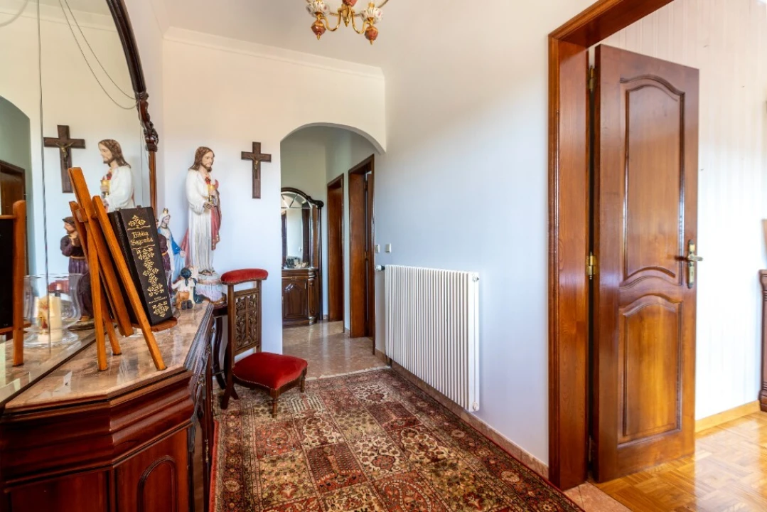 Moradia T4 para Venda em Além da Ribeira e Pedreira Foto 16