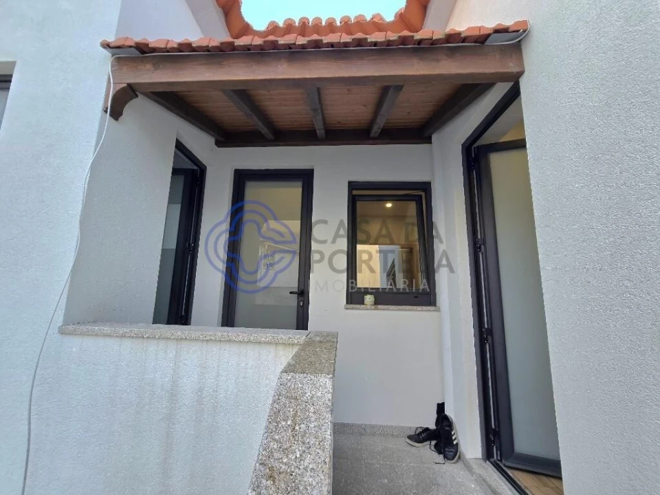 Moradia T5 para Venda em Paranhos Foto 3