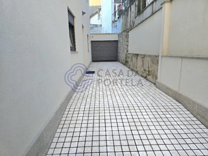 Moradia T5 para Venda em Paranhos Foto 7