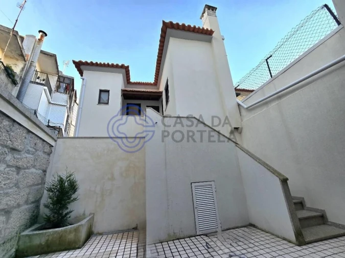 Moradia T5 para Venda em Paranhos Foto 2