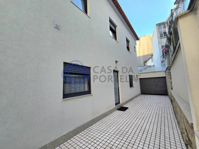 Moradia T5 para Venda em Paranhos Foto 5