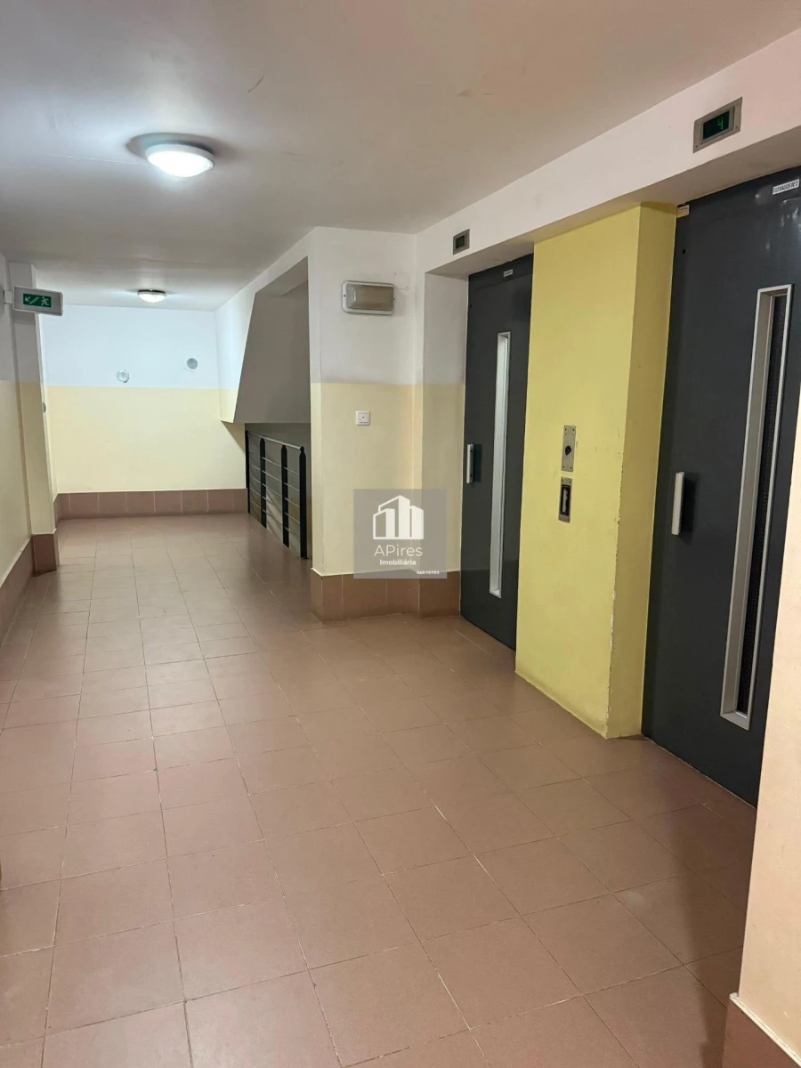 Armazém para Venda em Caparica e Trafaria