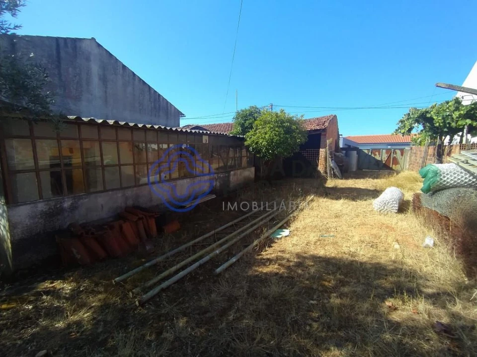 Moradia T2 para Venda em Casais e Alviobeira Foto 17