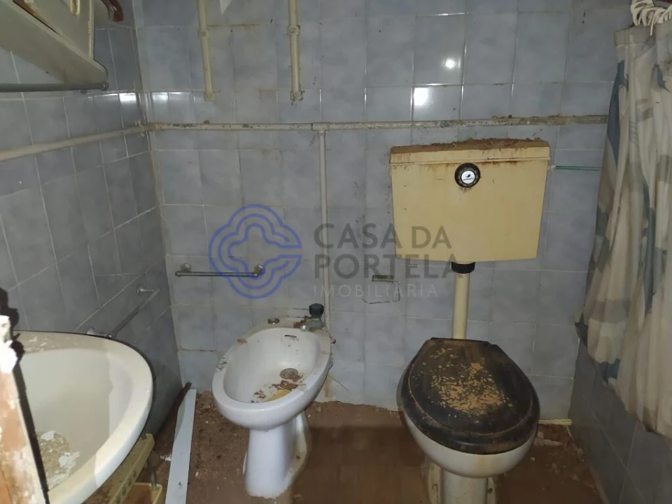 Moradia T2 para Venda em Casais e Alviobeira Foto 9