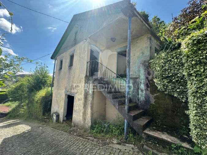 Moradia para Venda em Telões Foto 1