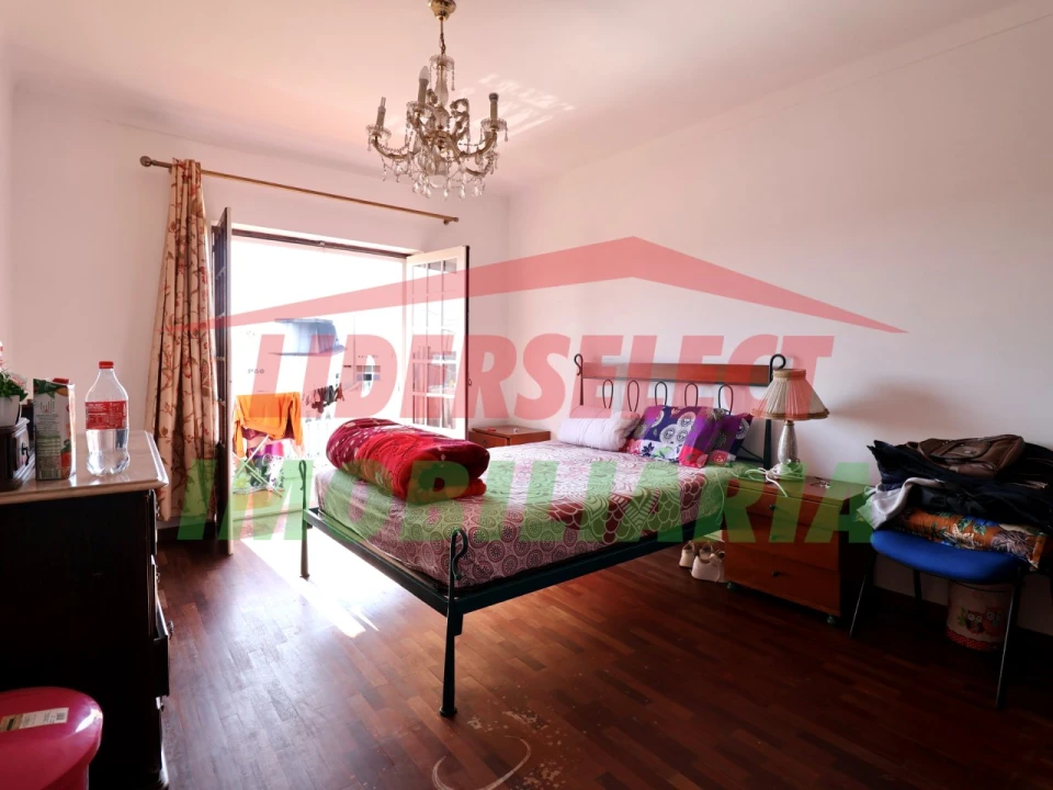 Moradia T6 para Venda em Silveira Foto 24